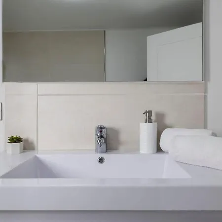 Penthouse 130m Hyper Centre - Parking - Jacuzzi Apartman