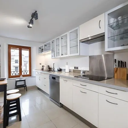 Apartman Penthouse 130m Hyper Centre - Parking - Jacuzzi *